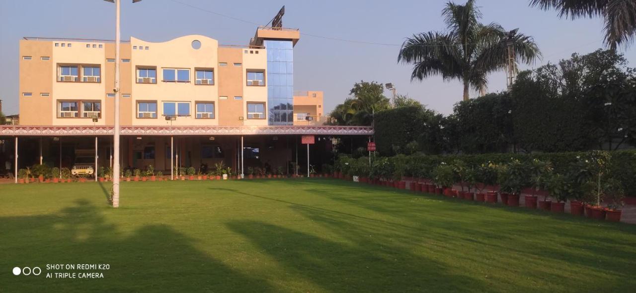 Ruchishree Garden Hotel Ujjain Exterior photo