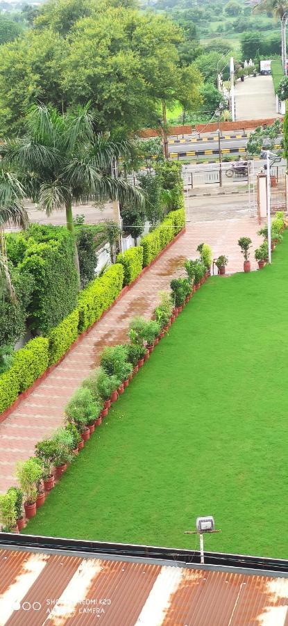 Ruchishree Garden Hotel Ujjain Exterior photo