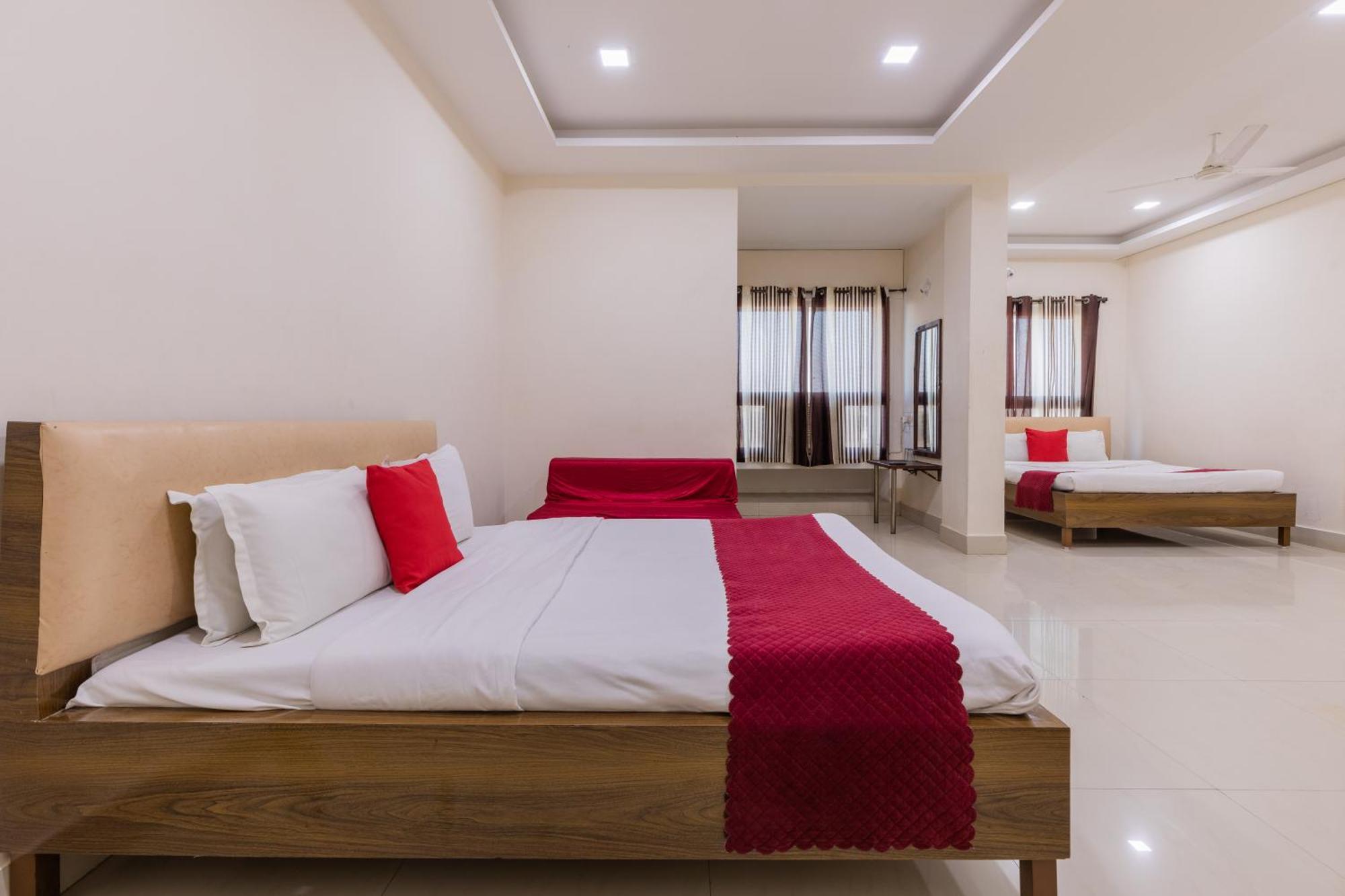 Ruchishree Garden Hotel Ujjain Exterior photo